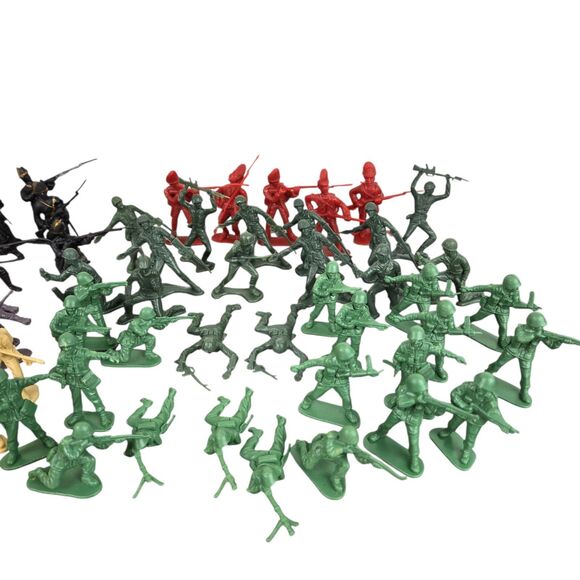 Lot of 87 Vintage Toy Soldiers Plastic Red Black White Green Gray Tan - Picture 7 of 7